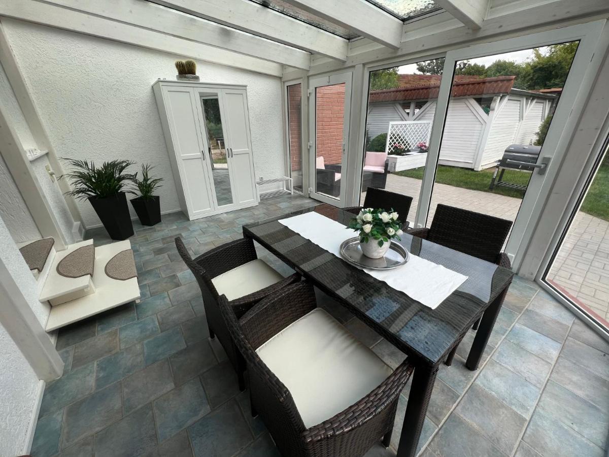 Familienfreundliche Ferienwohnung Mit Wintergarten Badow Dış mekan fotoğraf
